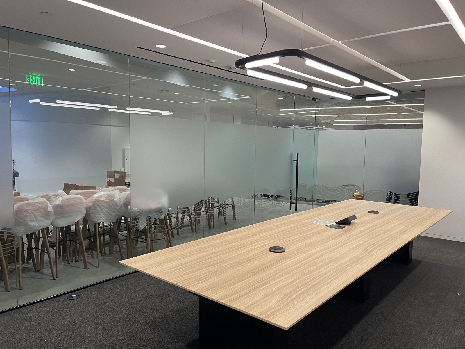 Conference room with gradient privacy frosted glass